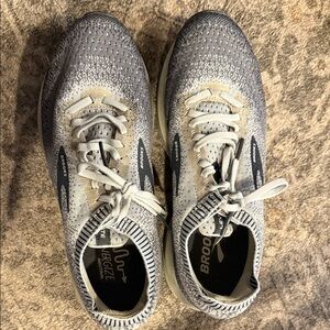 Brooks Knit Running Shoes in Gray